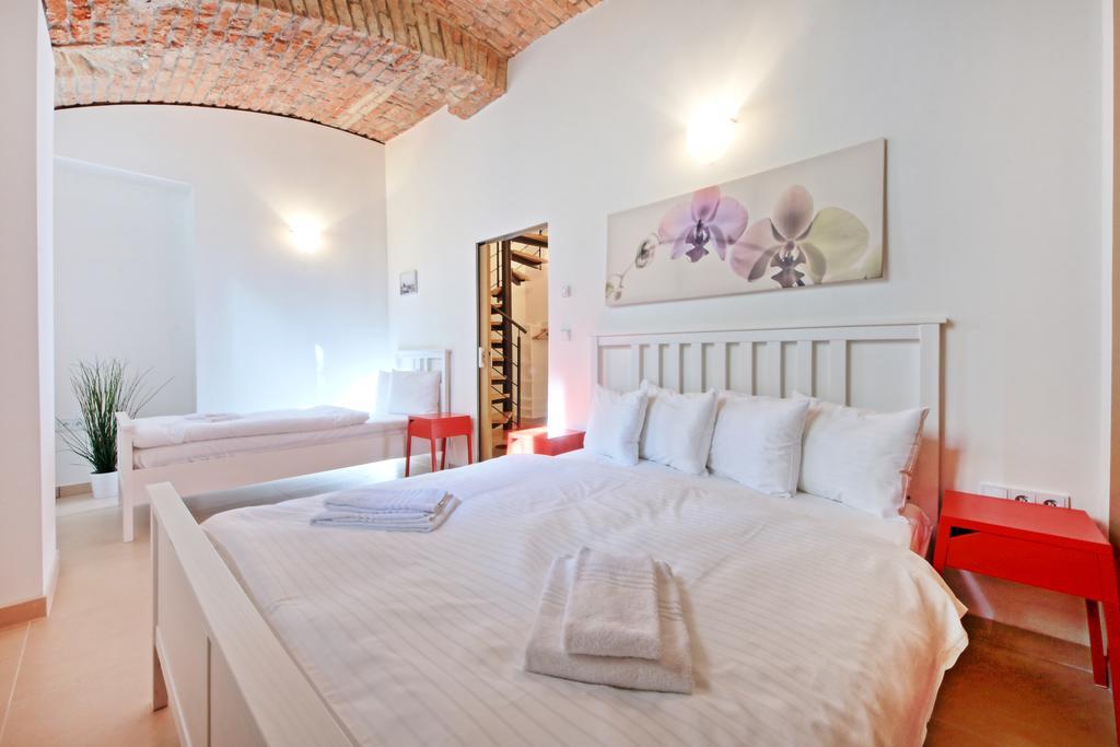 Nabo Apartament *